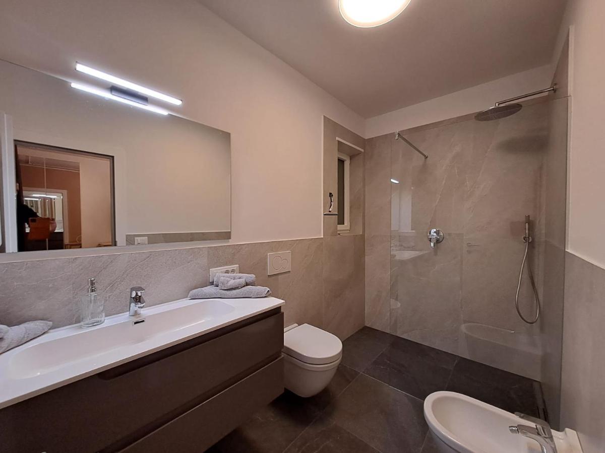 Guesthouse Le Palme Postal / Burgstall Екстериор снимка