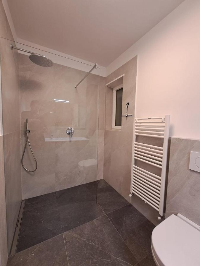 Guesthouse Le Palme Postal / Burgstall Екстериор снимка